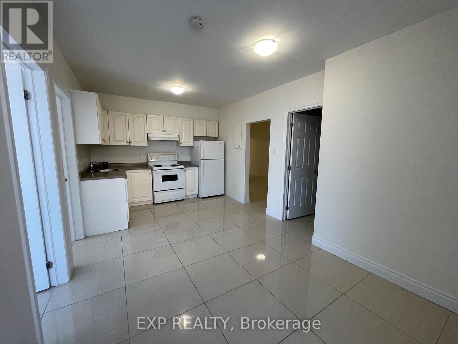 Residential Lease in Mississauga (Port Credit)