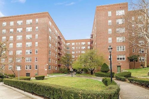 1b-480 Riverdale Ave, Yonkers, NY, 10705-3503 | Card Image