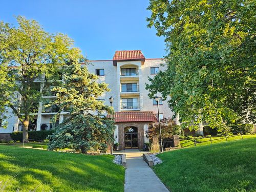 305-350 Plum Creek Dr, Wheeling, IL, 60090-6345 | Card Image