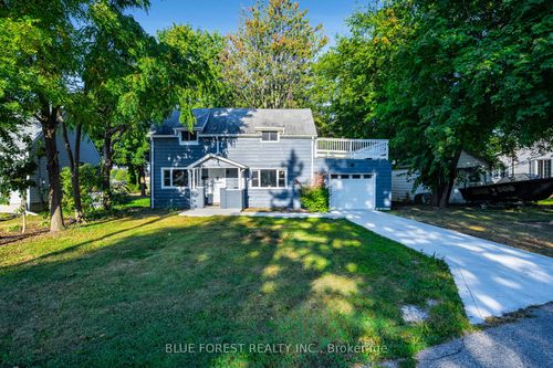 121 1st St, Wallaceburg, ON, N8A3R1 | Card Image