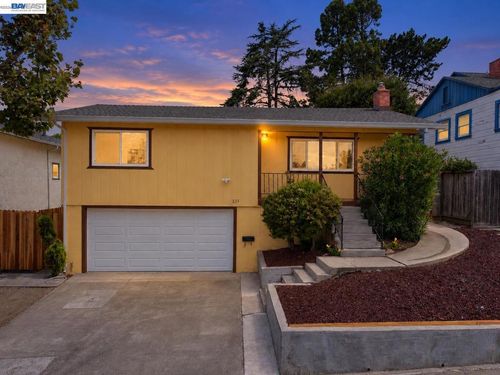 233 Fairmont Ave, Vallejo, CA, 94590-3584 | Card Image