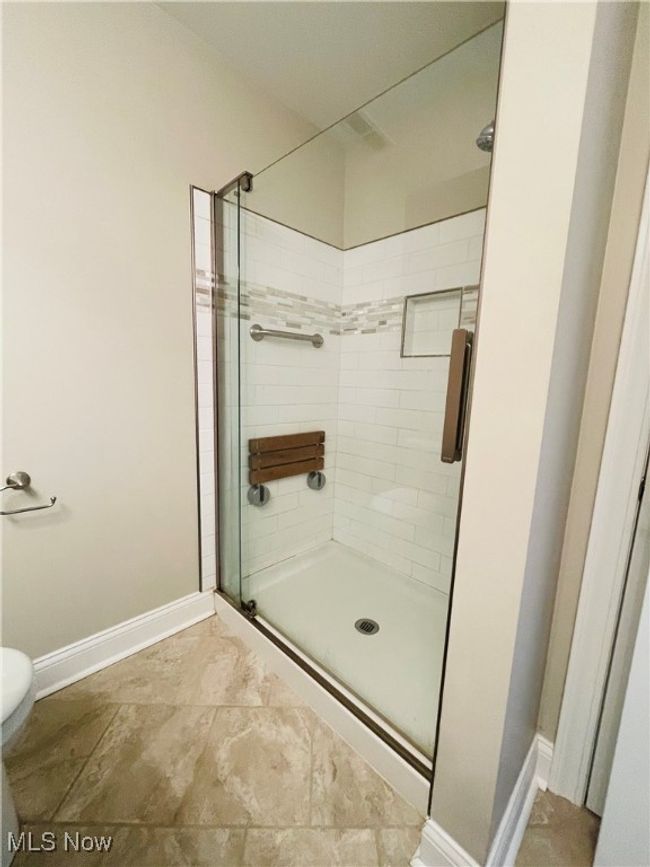 APT-110C - 3800 Rosemont Blvd, Condo with 2 bedrooms, 2 bathrooms and null parking in Fairlawn OH | Image 7