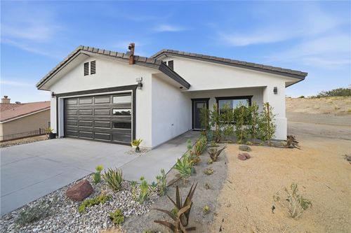16315 Orick Ave, Victorville, CA, 92394-1107 | Card Image