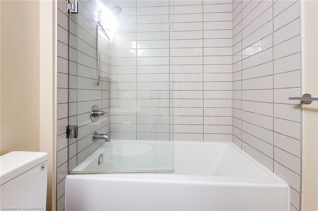 212 - 320 Plains Rd E, House attached with 2 bedrooms, 2 bathrooms and 2 parking in Burlington ON | Image 25