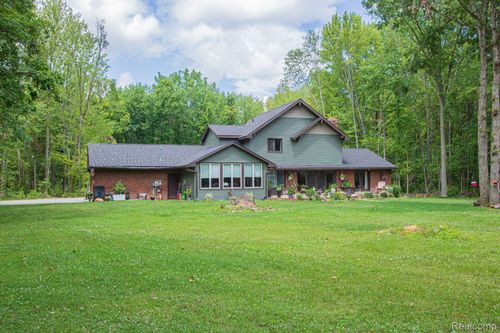 7857 Kendall Rd, Columbus, MI, 48063-2703 | Card Image