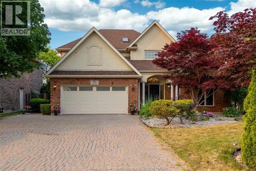 824 Lake Trail Dr, Windsor, ON, N9G2M8 | Card Image