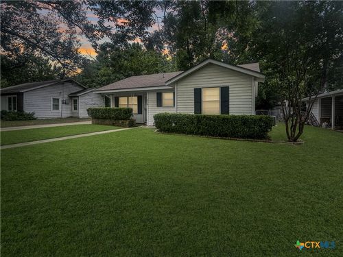 710 E 14th St, Cameron, TX, 76520-1925 | Card Image