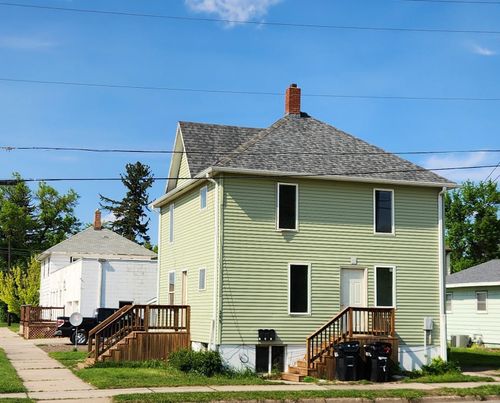 209 4th St Se, Valley City, ND, 58072-3454 | Card Image