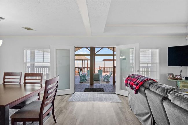 271 Key Largo Loop, House other with 3 bedrooms, 2 bathrooms and 3 parking in Pointblank TX | Image 16