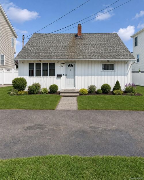 404 Front Street, Hempstead, NY, 11710 | Card Image