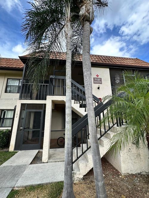 202-7137 Golf Colony Ct, Lake Worth, FL, 33467-8897 | Card Image
