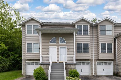c23-4119 Wood Hills Dr, Erie, PA, 16510-3469 | Card Image