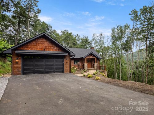 102 Iga Trl, Maggie Valley, NC, 28751 | Card Image