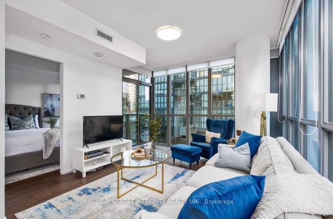415 - 101 Charles St E, Condo with 2 bedrooms, 2 bathrooms and null parking in Toronto ON | Image 5