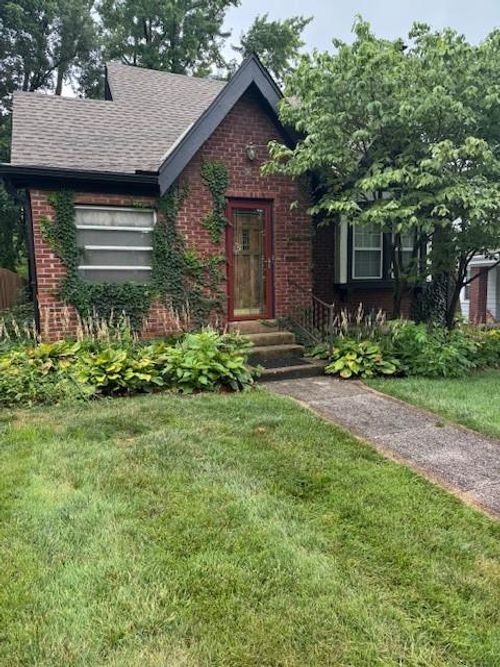 319 E 70th Ter, Kansas City, MO, 64113-2541 | Card Image
