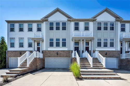 6008 N Pointe Dr, Pepper Pike, OH, 44124-5392 | Card Image