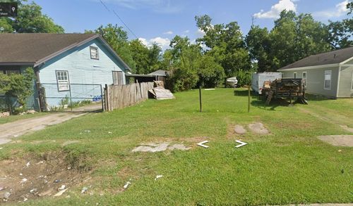 1305 Euclid St, Beaumont, TX, 77705-2029 | Card Image