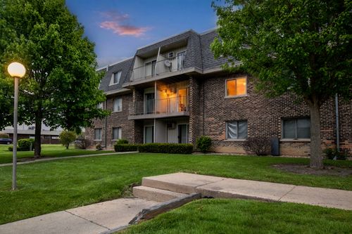 203-876 Blossom Ln, Prospect Heights, IL, 60070-2245 | Card Image