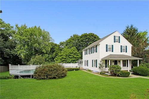 392 Westerly Bradford Rd, Westerly, RI, 02891-2616 | Card Image