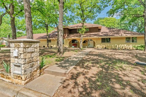 116 Nottingham Cir, Bridgeport, TX, 76426-2126 | Card Image