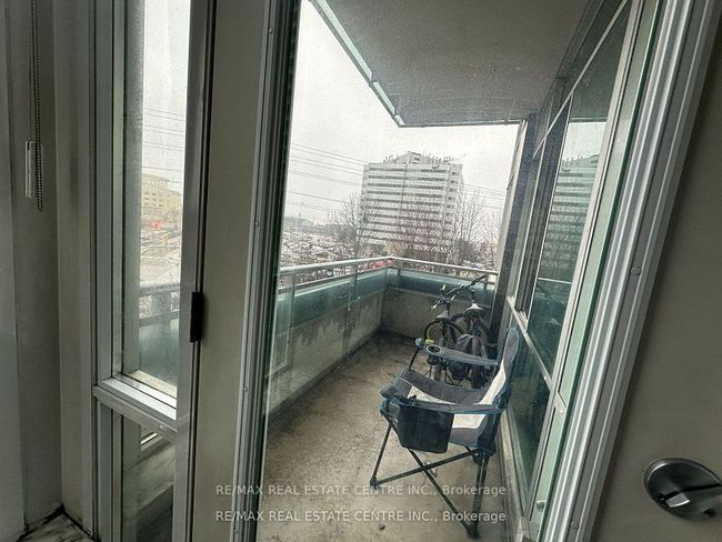 301 - 3939 Duke Of York Blvd, Condo with 2 bedrooms, 2 bathrooms and null parking in Mississauga ON | Image 12