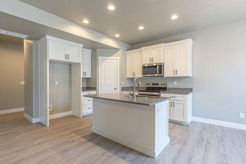 79-2237 S 1090 W, Nibley, UT, 84321-7323 | Card Image