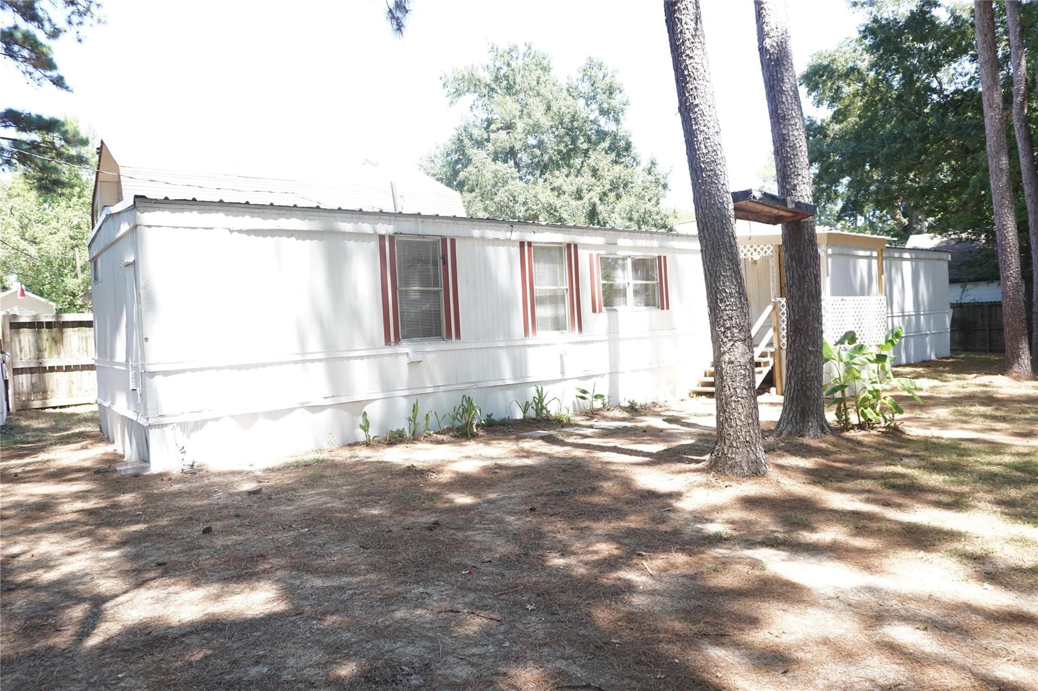 Residential Lease in Willis 2