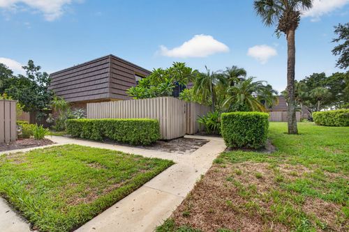 518 5th Ct, Palm Beach Gardens, FL, 33410-5105 | Card Image
