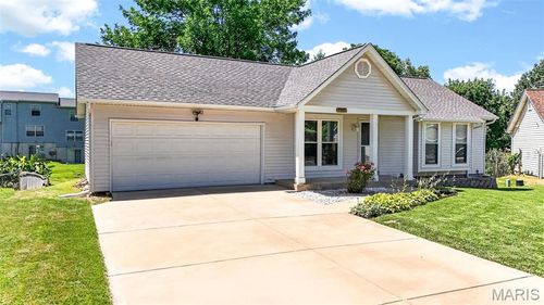 1319 Cambrook Ct, Saint Charles, MO, 63304-8716 | Card Image