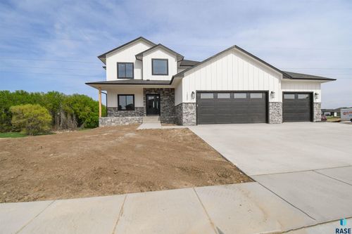 1000 N Scots Pine Dr, Sioux Falls, SD, 57110-4062 | Card Image