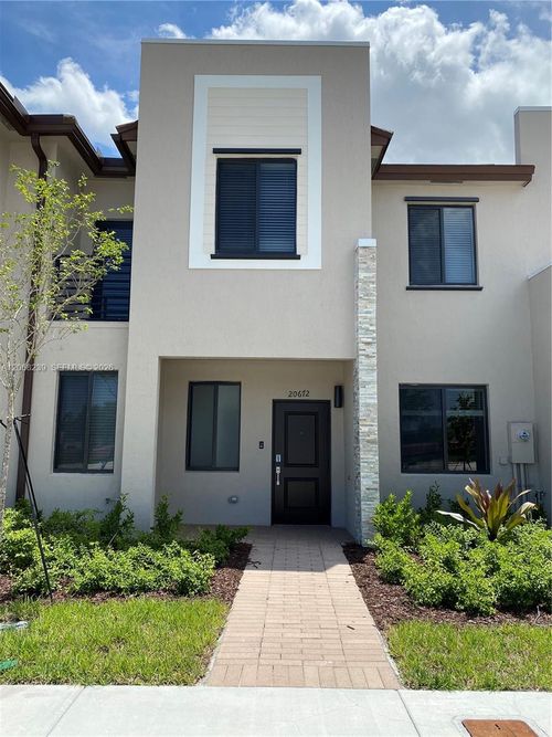 20672-20672 Ne 7th Pl, Miami, FL, 33179-3583 | Card Image