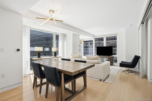 16e-135 52nd St, New York, NY, 10019-7691 | Card Image