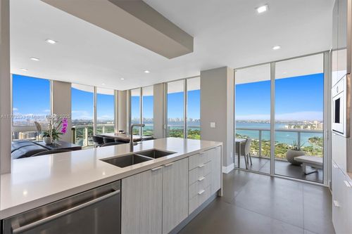apt-4307-6365 Collins Ave, Miami Beach, FL, 33141-9621 | Card Image