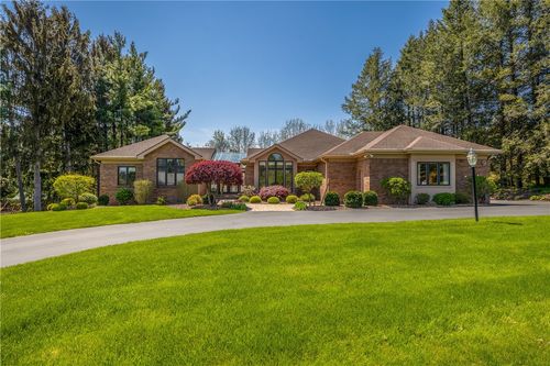 9 Abbey Woods, Pittsford, NY, 14534-2843 | Card Image