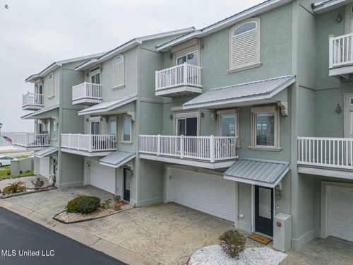 705-705 W Beach Blvd, Long Beach, MS, 39560-5846 | Card Image