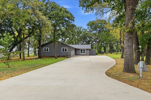 237 Cayuga Trl, Gainesville, TX, 76240-9545 | Card Image