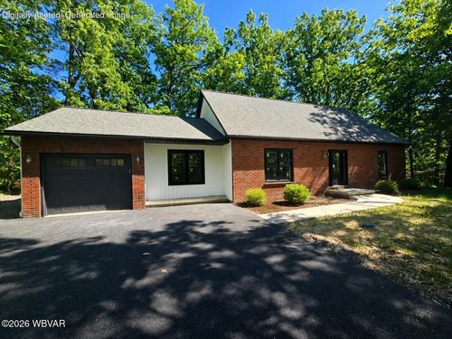 27 Hemlock Dr, LOCK HAVEN, PA, 17745-1003 | Card Image