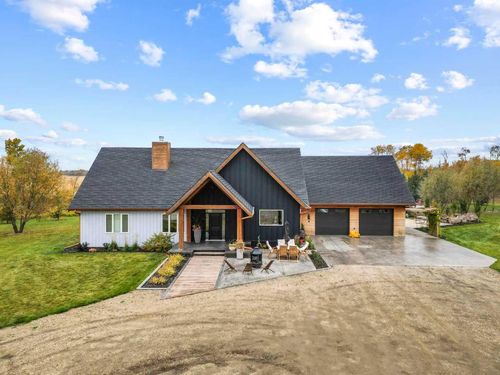 43464 Range Road 204, Rural Camrose County, AB, T0B1J0 | Card Image