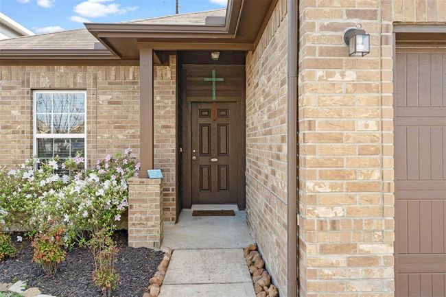 4914 Seaside Sparrow Ln, House other with 3 bedrooms, 2 bathrooms and 2 parking in Baytown TX | Image 4