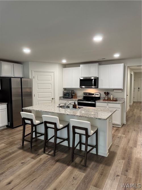 6713 Newbridge Cv, BESSEMER, AL, 35022-2021 | Card Image