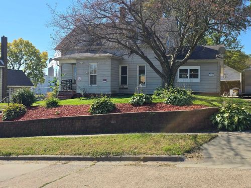 219 20 Place, Clinton, IA, 52732 | Card Image