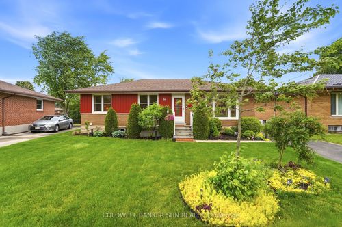 84 Dumbarton St, Guelph, ON, N1E3T7 | Card Image