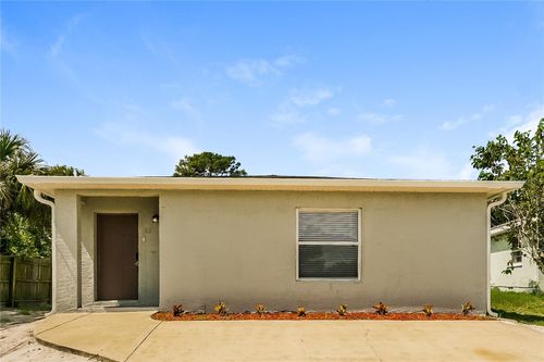 824 Pinewood St, DAYTONA BEACH, FL, 32117-4574 | Card Image