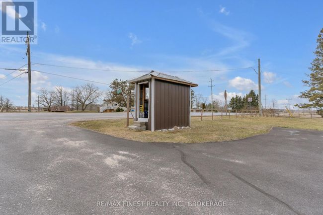 6955 County 2 Road, House other with 4 bedrooms, 2 bathrooms and 8 parking in Loyalist (Lennox and Addington - South) ON | Image 4