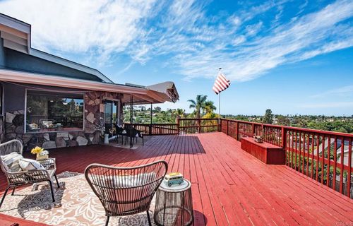 512 Beaumont, Vista, CA, 92084 | Card Image