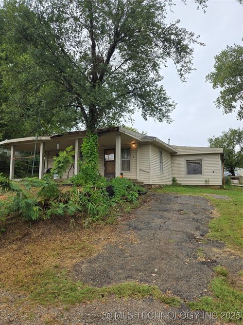 105 E 5th St, Drumright, OK, 74030-5408 | Card Image