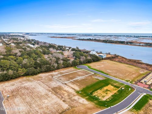 100 N Glimmering Glass Lane, Hampstead, NC, 28443 | Card Image