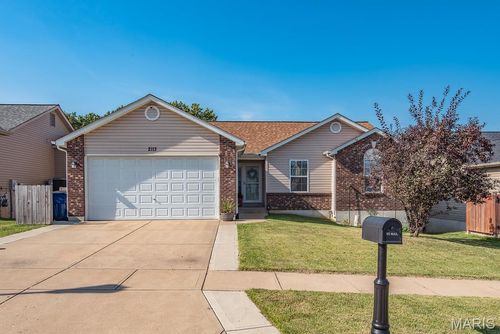 2113 Providence Park Ln, Herculaneum, MO, 63048-1721 | Card Image
