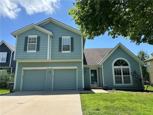 17571 W 162nd St, Olathe, KS, 66062-8509 | Card Image