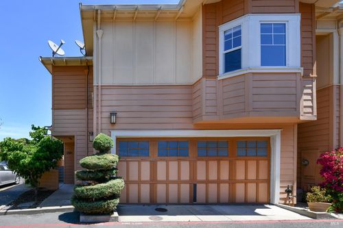 130 Valley Oak Drive, Napa, CA, 94558 | Card Image